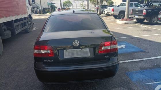 VOLKSWAGEN POLO SEDAN 1.6 8V GASOLINA 4P MANUAL